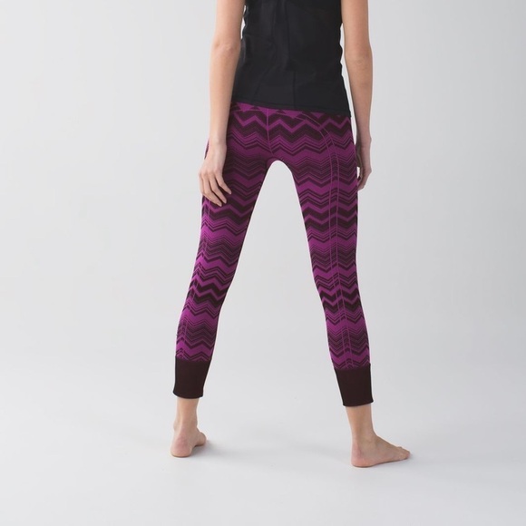 Lululemon Ebb To Street Ankle Pant Heathered Regal Plum Chevron Print Size 4 - Picture 4 of 10